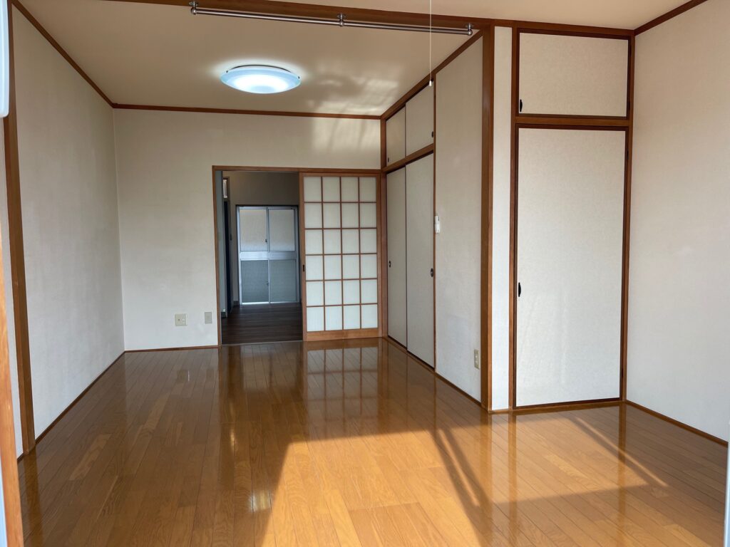 あけぼの荘洋室